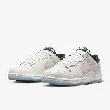 NIKE 女 W DUNK LOW SE 休閒鞋-FN7646030