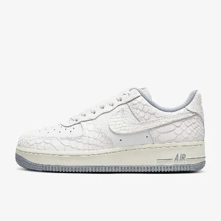 NIKE 女 WMNS AIR FORCE 1 07 休閒鞋-DX2678100