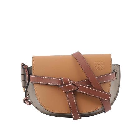 LOEWE
Gate Mini柔軟小牛皮包