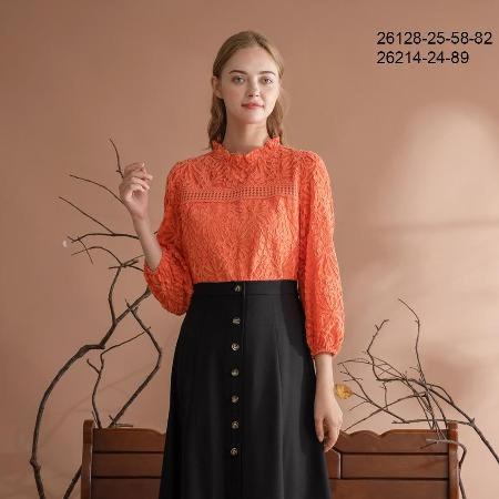 荷葉領燒花長版上衣