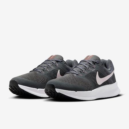 NIKE 女 RUN SWIFT 3跑步鞋-DR2698008