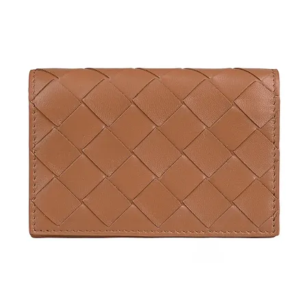 BV BOTTEGA VENETA Intrecciato內裡壓印LOGO小編織格紋 小羊皮2卡釦式卡包 木頭棕 
