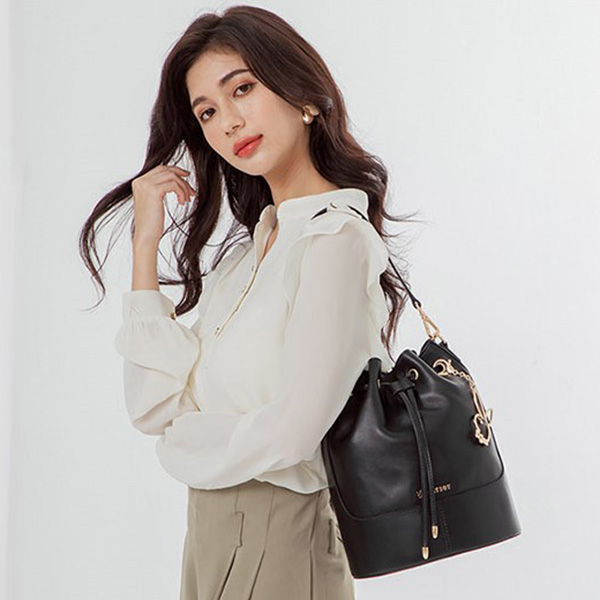 PLAYBOY
摩登時代系列水桶包